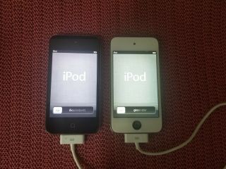 2 VINTAGE APPLE IPODS,  ONE 8GB AND THE OTHER 32GB INCLUDING TWO CHARGING CORDS 2