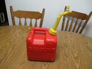 Vintage 2 Gallon Plastic Vented Gas Can Gasoline Chilton Can P20 Can