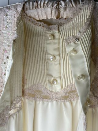 Vintage Barbizon Soft Beige Lace Nightgown & Robe Set Sz M Petite Embroidery Euc