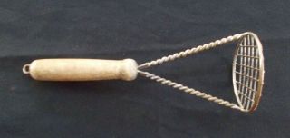 Vintage/antique Potato Or Fruit Masher Wood Handle Twisted Wire Construction