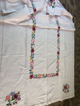 Vintage Hand Embroidered Vintage French Table Cloth 115 X 230cm