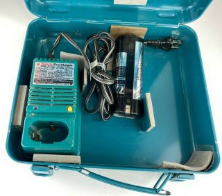 Makita Dc7100 Charger,  7000 9.  6v Battery,  Vtg Steel Box Drill Tool Accessories
