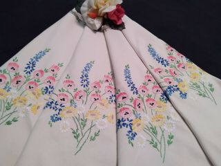 Vintage Hand Embroidered Cream Tablecloth Stunning Circles Of Flowers