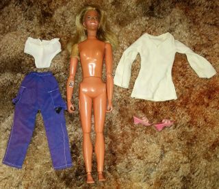 Vintage 1976 Kenner Blue Eye Version Bionic Woman Doll With Clothes