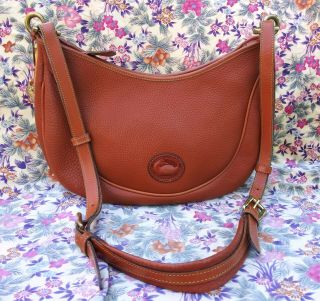 Vintage Dooney And Bourke Crescent Shoulder Bag British Tan U.  S.  A.