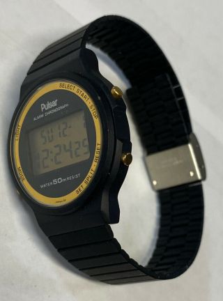 Mens Vintage Pulsar Quartz Watch W309 - 4009 Digital Black & Gold Battery