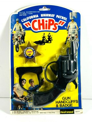1977 California Highway Patrol Chips Fleetwood Cap Gun Handcuffs Badge Moc