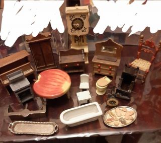 Vintage - Mixed Scale - Old Dolls House Furniture - Metal,  Wood & Plaster