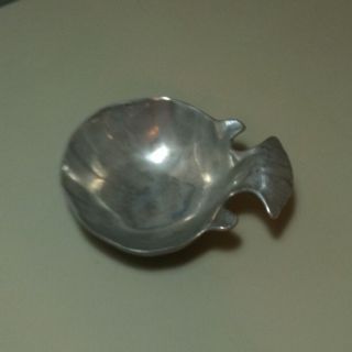 Vintage Wilton Pewter Shell Shaped Footed Bowl Spoon Rest Dip 4.  5 "