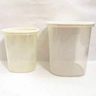 2 Vtg Rubbermaid Servin Saver Canisters Almond White Lid 6 12 Cup 5 6 Cup