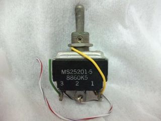 3x Eaton Ms25201 - 5 Toggle Switch 8860k5 On - On - Momentary On 1p.  3.  T 5930000443514
