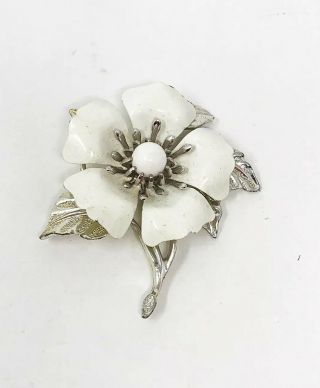 Sarah Coventry Vintage 1960’s White Enamel Flower Brooch Pin Cottagecore
