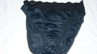 Vintage Olga Secret Hug Panties Black With Lace Waistband Including Bow.  Sz L