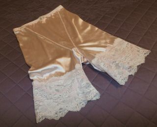 Vintage Olga Lacy Leg Panties Shaper - - Waist 20 To 30 "