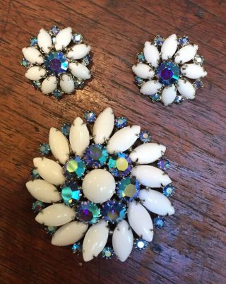 Vintage Costume Jewelry Set Of Weiss Brooch/pin W/clip - On Earrings