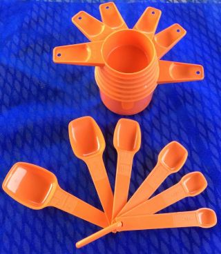 Tupperware Orange 6 Measuring Cups & 6 Spoons W Ring Holder Vintage Euc