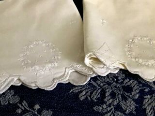 Vintage Cotton Embroidered W/scalloped Edge Pillow Cases