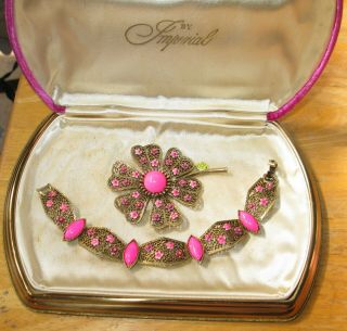 Vintage ART Demi Parure,  Daisy Brooch,  Bracelet.  Little Enamel Flowers,  Gold Tone 2