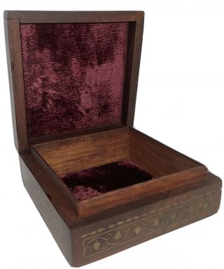 Vintage Hand Carved Floral Folk Artist Wood Jewelry Box W/ Inlays 6 X 6 X 2.  5 "