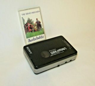 Sony Wm - Af22 Am/fm Radio Cassette Player Walkman Vintage Japan & Cassette Tape