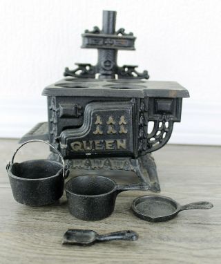 Vintage Queen Cast Iron Coal Cooking Stove Pots Pans Dollhouse Miniature Sample