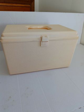 Wilson Wil - Hold Pale Yellow Plastic Textured Sewing Box Removable Tray Vintage