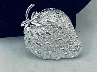 Vtg.  Sarah Coventry Textured & Shiny Silver Tone Strawberry Ice Brooch 1