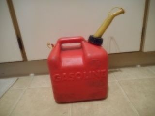 Vintage Chilton Vented 2 Gallon Gas Can Model P20