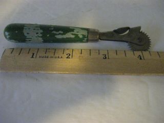 Clover Sewing Pattern Tracer Vintage 4 1/2 " Green Wooden Handle Cl7 - 2