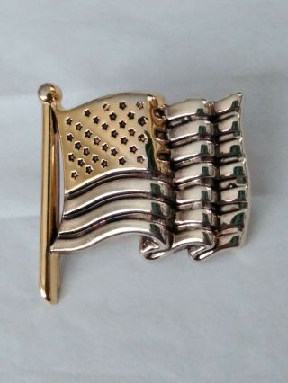 Vintage ' Best ' Brand American Flag Gold And Silver Tone Brooch Pendant 2