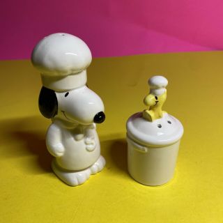 Vintage Peanuts: Snoopy & Woodstock Chefs Ceramic Salt & Pepper Shakers / Bg