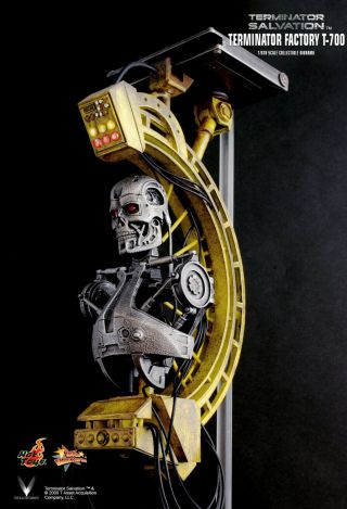 Hot Toys Terminator Salvation T - 700 Endoskeleton Factory Diorama Dms3