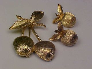 Vintage Sarah Coventry " Golden Cherries " (1965) Brooch & Earrings Set