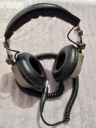 Realistic • Nova • 40 Stereo Headphones Retro Vintage Full Size Dj Wired