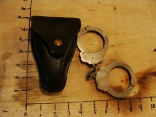 Vintage The Peerless Hand Cuff Co - Handcuffs With Key,  Case Service Mfg 1646