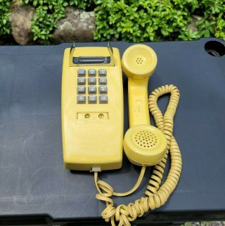 Vintage 70s At&t Bell Western Electric Yellow Push Button Telephone Retro Wall