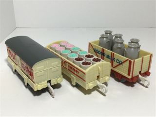 Thomas The Train Trackmaster - Sodor Ice Cream,  Factory And Sodor Milk Cars