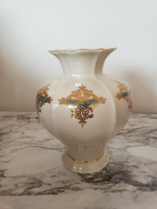Lenox Catalan 7 1/2 " Porcelain Vase Cream Colored 24k Gold Trim Decor Collect
