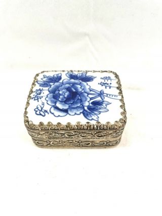 Vintage Snuff/pill Box Enamel Blue And White Floral