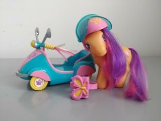 My Little Pony G3 Scootin Along With Scootaloo Includes Helmet & Bag