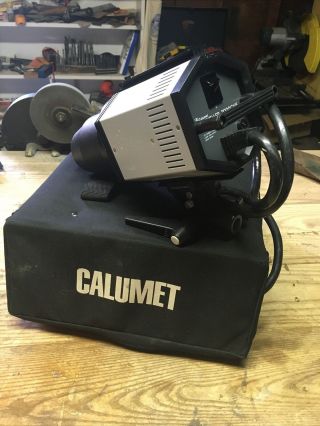 Calumet Traveller 3000 Ghf Studio Flash Unit.  With Case Made In England Vintage?