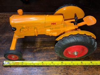 Vintage Minneapolis Moline Farm Toy Tractor 1/16 U Wide Front Spec Cast W18