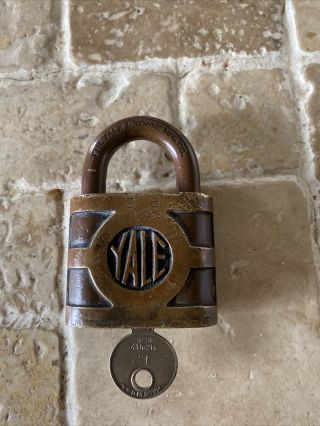Old Vintage / Antique Yale & Towne Padlock Lock - 1 Key