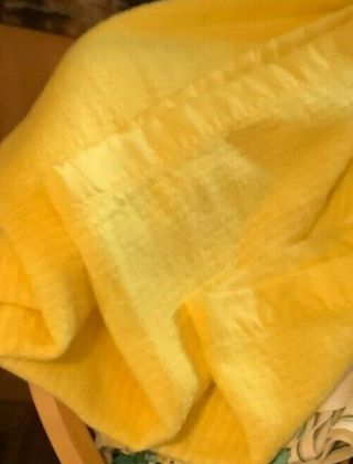 Vintage Waffle Weave Acrylic Bright Yellow Twin/Full Blanket Satin edge 82x77 3