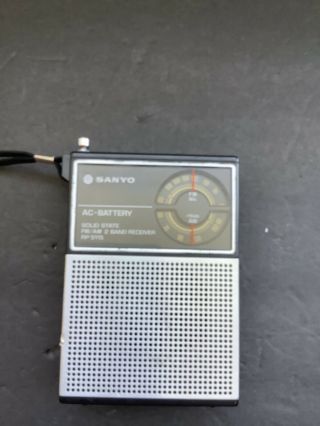 Vintage Sanyo Am/fm Portable Transistor Radio Ap 5115 2 Band Receiver