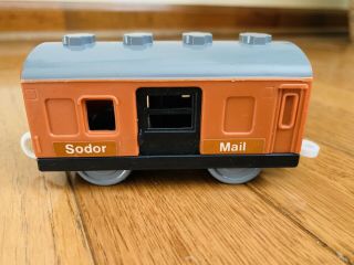 Thomas & Friends Trackmaster Railway Train Sodor Mail Car Sliding Doors Tomy