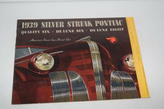 Vintage 1939 Pontiac Dealer Auto Brochure - Silver Streak Quality Six/deluxe 6/8
