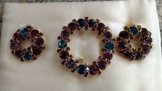 Vintage Weiss Purple And Blue Rhinestone Wreath Circle Brooch And Earrings Set