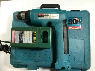 Vintage 30th U.  S.  Anniv.  Makita 6095d Driver Drill W/case,  Charger,  No Batteries