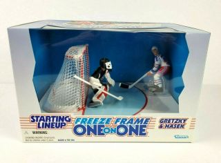 1997 Nhl Starting Lineup Freeze Frame One On One Wayne Gretzky & Dominick Hasek